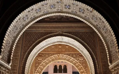Alhambra guided tour with skip-the-line tickets and transport