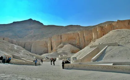 Guided tour to Valley of the Kings with felucca cruise from Luxor