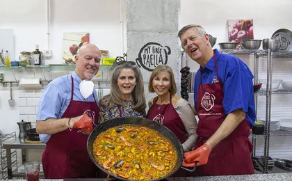 Seafood paella cooking class and Ruzafa market visit