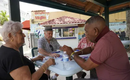 Little Havana food tour with tastings and Cuban sandwich in Miami