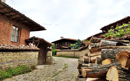 Ultimate self-guided Zheravna walking tour