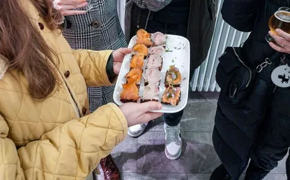 Carmel-by-the-Sea food tour with five tastings and crab cake