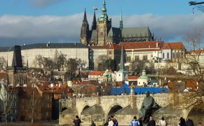 Prague full-day sightseeing tour with lunch and river cruise