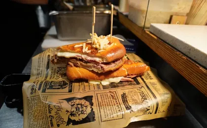 Little Havana food tour with tastings and Cuban sandwich in Miami