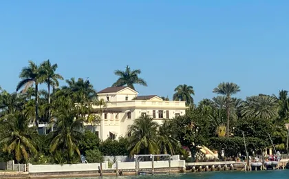 Miami sightseeing cruise of South Beach, Biscayne Bay, & Venetian Islands