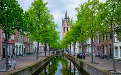 Delft self-guided audio tour app with historic centre walk