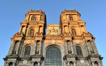 Rennes 2-hour introductory walking tour with a local