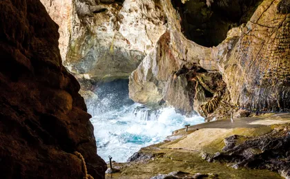 Neptune’s Caves Boat Tour