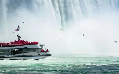 Niagara Falls 9-hours tour from Toronto