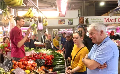 Vegetable paella cooking class and Ruzafa market visit