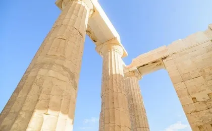 Athens guided tour with lunch and skip-the-line ticket to Acropolis, and museum