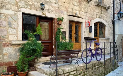 Self-guided discovery walk in Kotor - medieval streets of Old Town