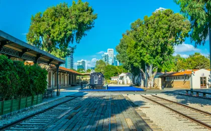 Saturday guided walking tour of Florentin
