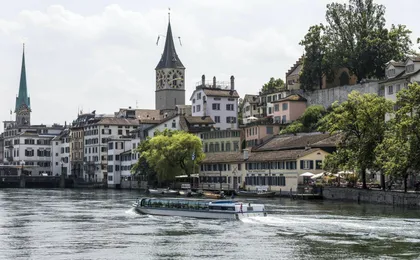 Zurich tour with cruise, Lindt Museum visit and optional FIFA Museum