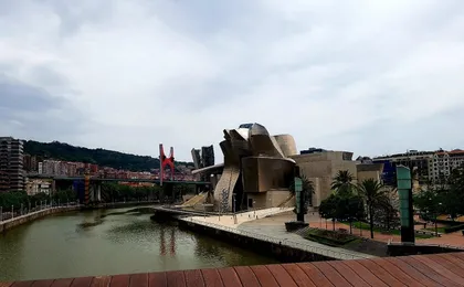 Visit to the Guggenheim Museum in Bilbao in Spanish