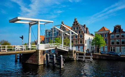 Haarlem self-guided audio tour app with historic centre walk