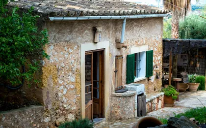 Majorca winery visit with wine and local food tasting