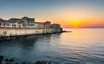 Ortigia Island and Grotte Marine boat tour with audioguide