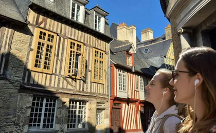 Explore Rennes freely with an immersive audio tour