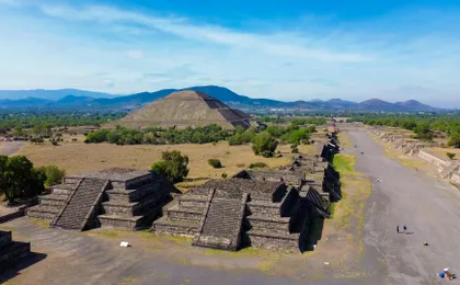 Early Teotihuacan guided tour