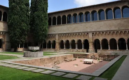 Guided tour of the Monastery of Sant Cugat