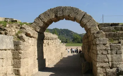 Guided tour of ancient Olympia with digital interactive visit