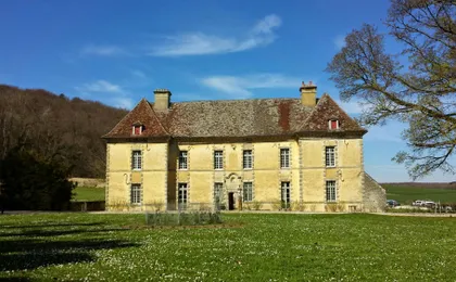 Bike and wine day tour in Burgundy's Côte de Beaune