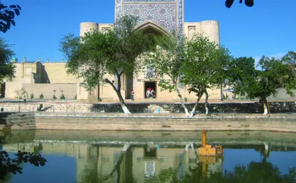 Online Sightseeing Tour in Bukhara: Lyabi-Hauz, Trade Domes & Poi Kalon Complex, Chinese Language