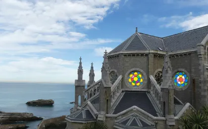Sea, surf and fun, the outdoor city game in Biarritz
