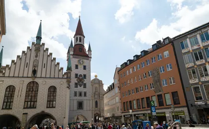 24-hour grand hop-on hop-off bus tour of Munich