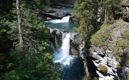 Banff area and canyon walking tour from Calgary