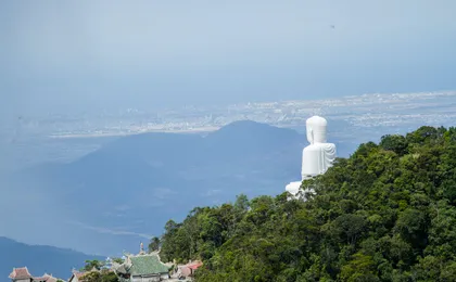 Ba Na Hills, Fantasy Park, French village and Golden Bridge tour