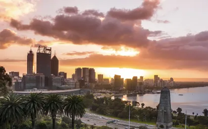 Perth and Fremantle Guided Tour and Swan River Cruise
