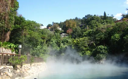 Full-Day Beitou and Yangmingshan Guided Tour from Taipei