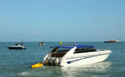 Angthong Marine Park by Speedboat