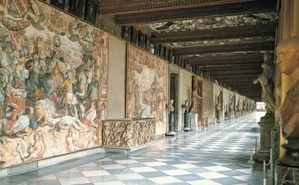 Uffizi Gallery access with guided tour
