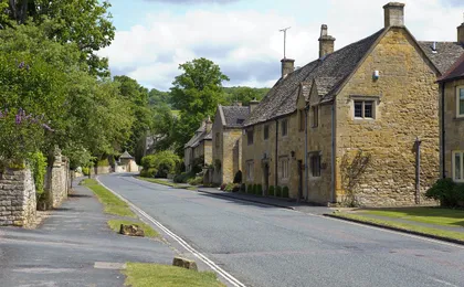 England In One Day: Stonehenge, Bath, Stratford and The Cotswolds Tour