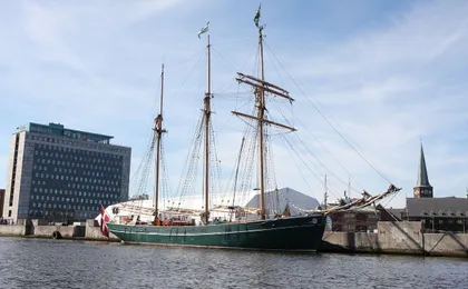 Romantic private walking tour in Aarhus