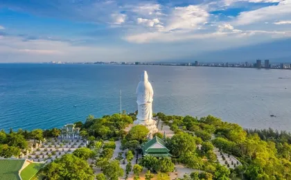 Tour to Marble Mountains, Monkey Mountain and Lady Buddha