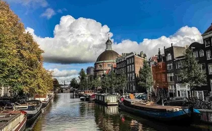 Canals of Amsterdam exploration game and tour