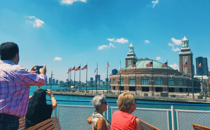 Skyline Lake boat tour from Navy Pier