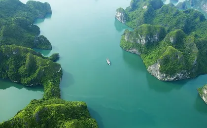 Halong Bay Sightseeing With Seaplane -A Great View of UNESCO World Heritage Site