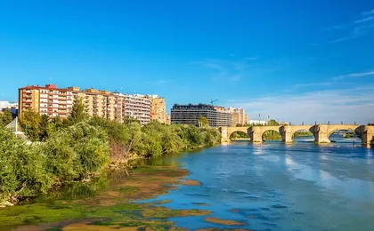 Zaragoza Scavenger Hunt and Highlights Self-Guided Tour