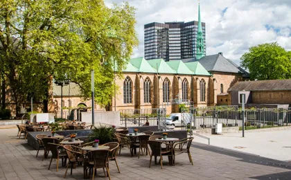 Self-guided tour of Essen via in-app e-scavenger hunt