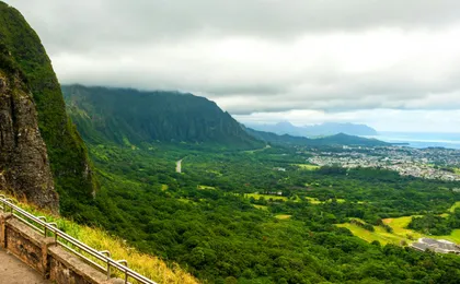 Audio-Guided Driving Tour Through Oahu, Hawaii