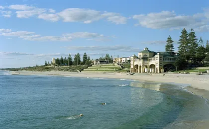 Perth and Fremantle Guided Tour and Swan River Cruise