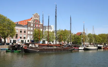 Dordrecht audio walking tour with historic harbours and landmarks