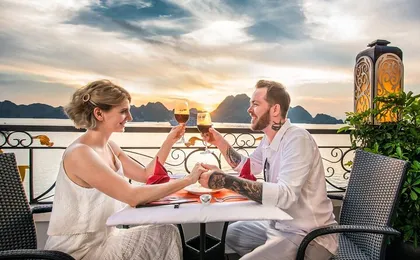 Halong Bay Luxury Cruise 2 Days with Caving,Swimming,Kayaking