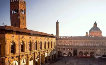 Bologna city centre walking tour
