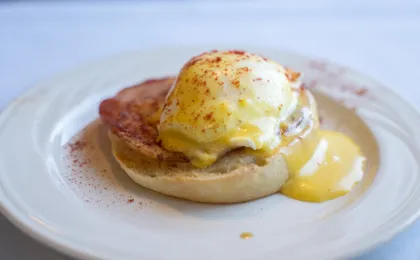 Champagne brunch cruise on Willamette river